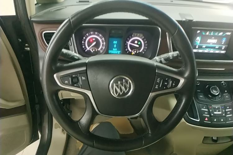 Used Buick GL8 2017 25S Prestige Version China V Standard Steering Wheel