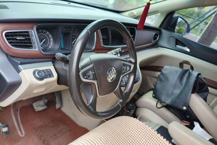 Used Buick GL8 2017 25S Luxury Version China V Standard Steering Wheel