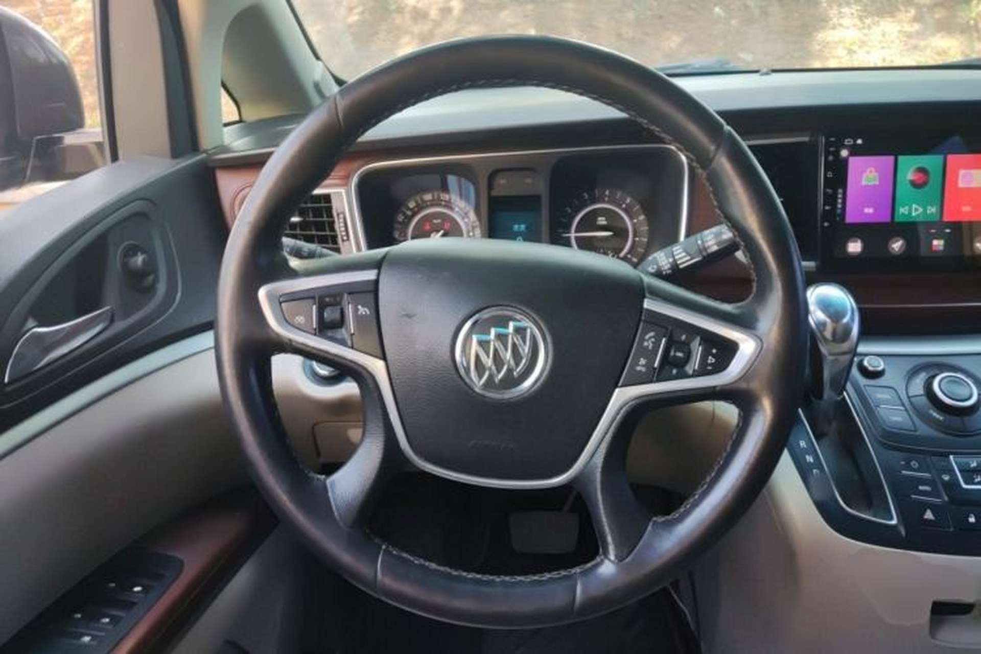 Used Buick GL8 2017 25S Comfort Version China V Standard Steering Wheel