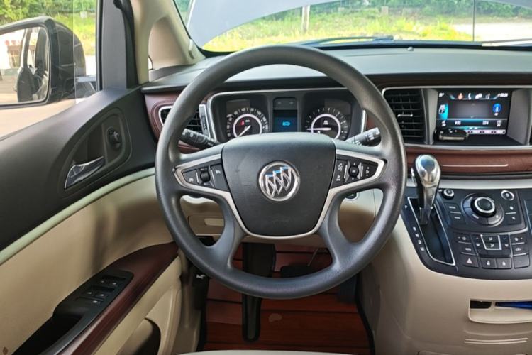 Used Buick GL8 2017 25S Comfort Version China V Standard Steering Wheel