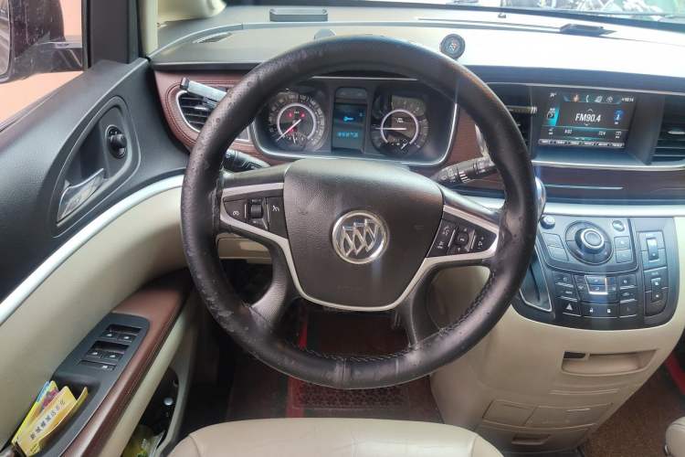 Used Buick GL8 2017 25S Luxury Version China V Standard Steering Wheel