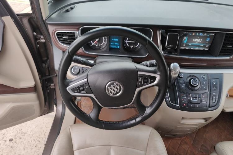 Used Buick GL8 2017 25S Luxury Version China V Standard Steering Wheel