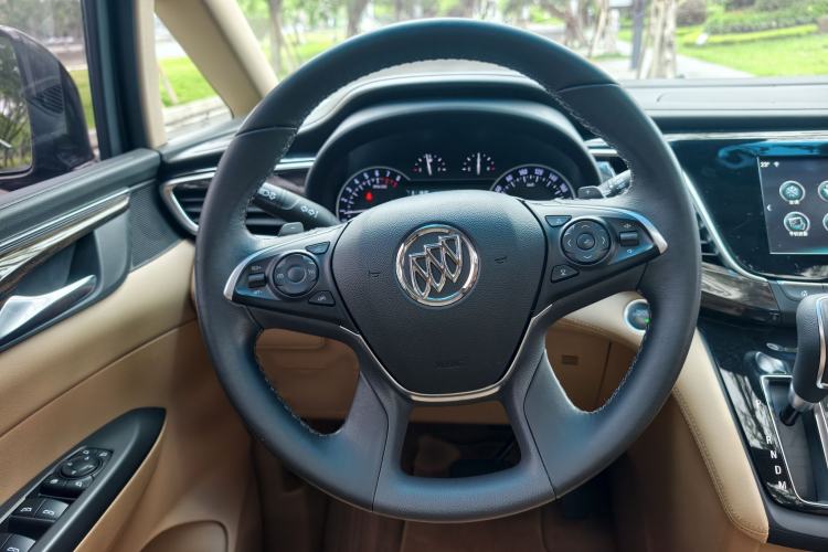 Used Buick GL8 2017 ES 28T Luxury Model China V Standard Steering Wheel