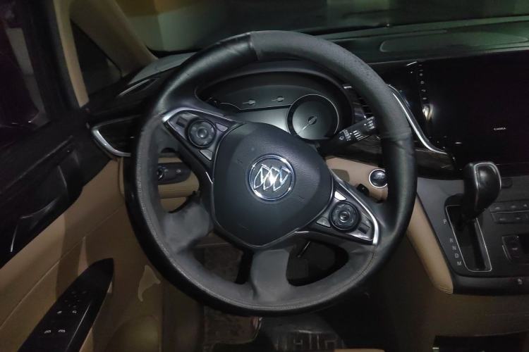 Used Buick GL8 2017 ES 28T Premium Version China V Standard Steering Wheel