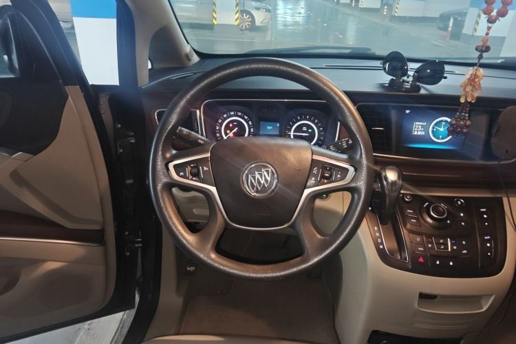 Used Buick GL8 2017 25S Comfort Version China V Standard Steering Wheel