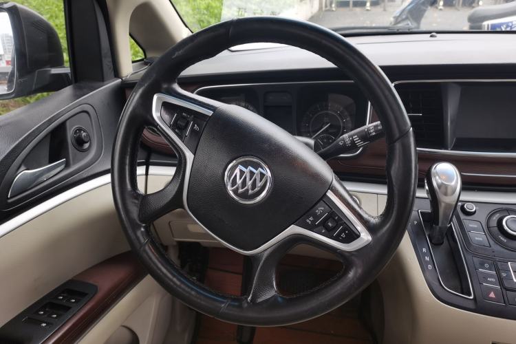Used Buick GL8 2017 25S Luxury Version China V Standard Steering Wheel