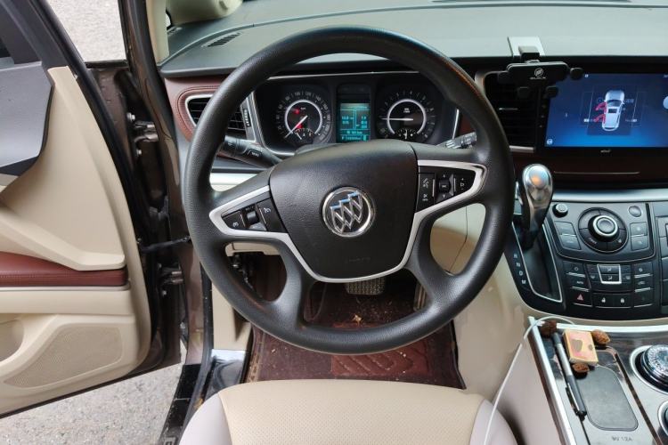 Used Buick GL8 2017 25S Comfort Version China V Standard Steering Wheel