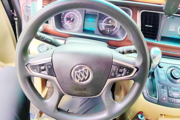 Used Buick GL8 2017 25S Comfort Version China V Standard Steering Wheel