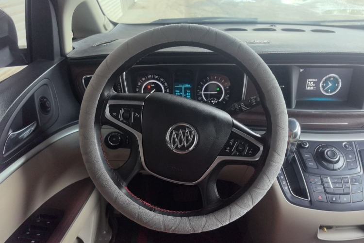 Used Buick GL8 2017 25S Comfort Version China V Standard Steering Wheel