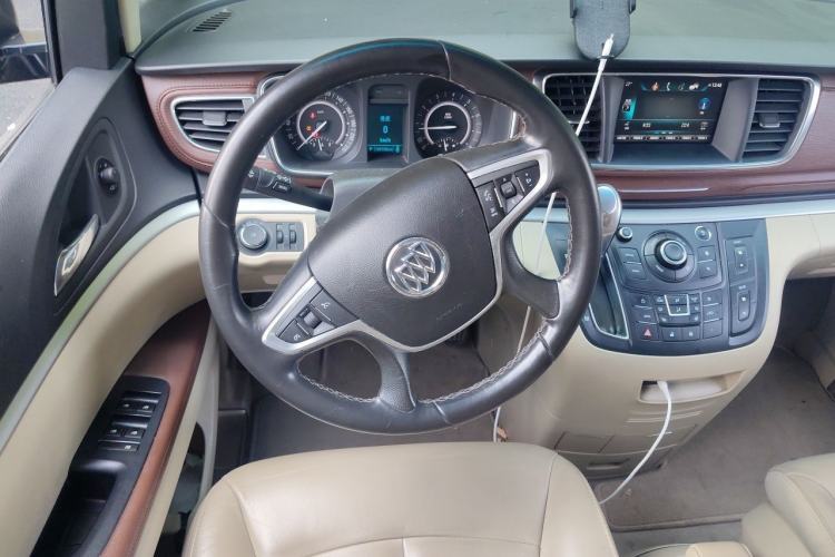 Used Buick GL8 2017 25S Prestige Version China V Standard Steering Wheel