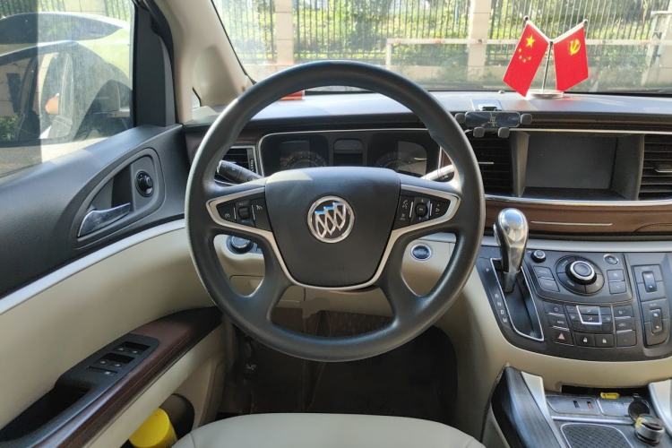 Used Buick GL8 2017 25S Comfort Version China V Standard Steering Wheel