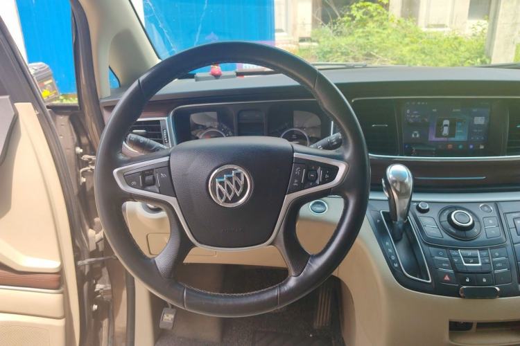Used Buick GL8 2017 25S Comfort Version China V Standard Steering Wheel