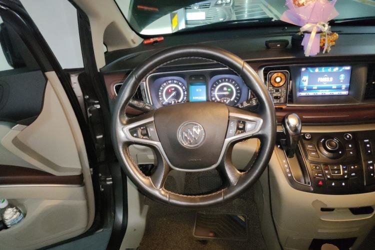 Used Buick GL8 2017 25S Prestige Version China V Standard Steering Wheel