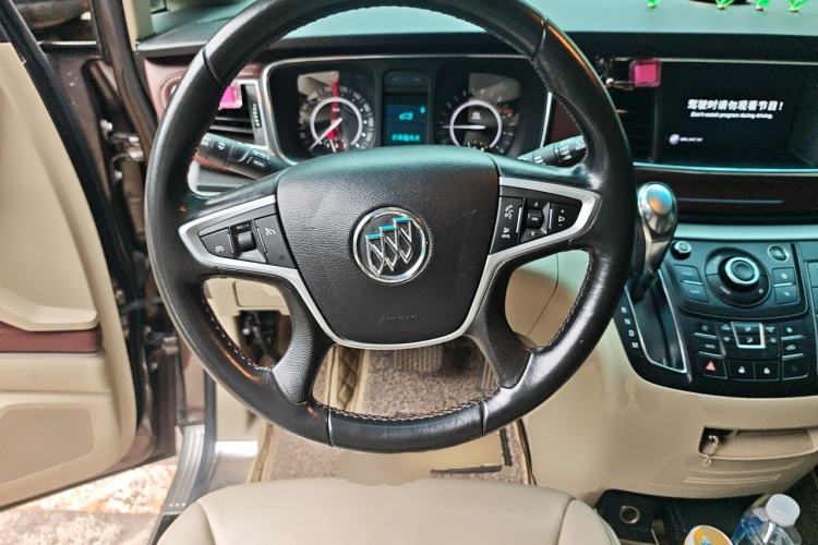 Used Buick GL8 2017 25S Comfort Version China V Standard Steering Wheel
