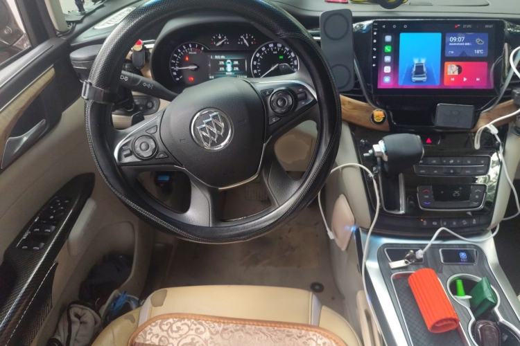 Used Buick GL8 2017 ES 28T Comfort Model China V Standard Steering Wheel