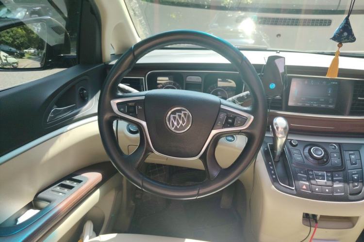 Used Buick GL8 2017 25S Luxury Version China V Standard Steering Wheel