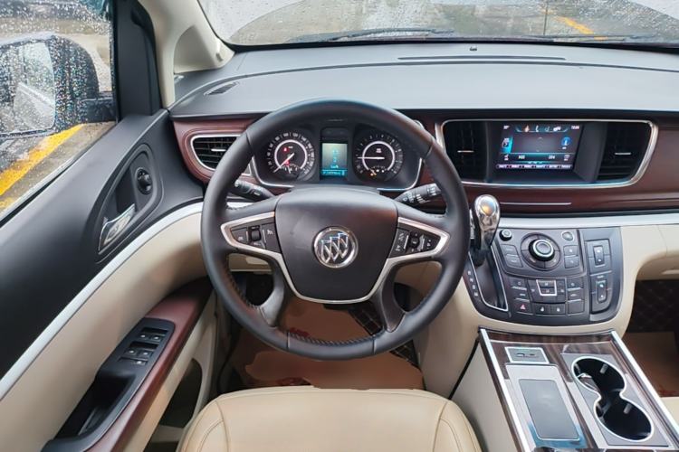 Used Buick GL8 2017 25S Comfort Version China V Standard Steering Wheel