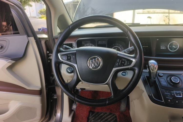 Used Buick GL8 2017 25S Comfort Version China V Standard Steering Wheel