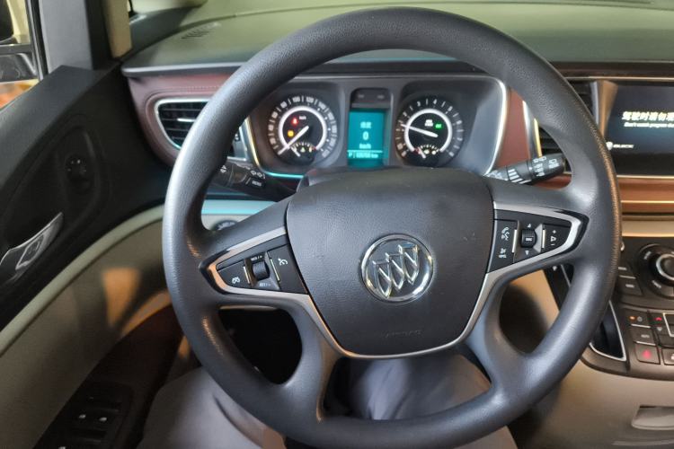 Used Buick GL8 2017 25S Comfort Version China V Standard Steering Wheel