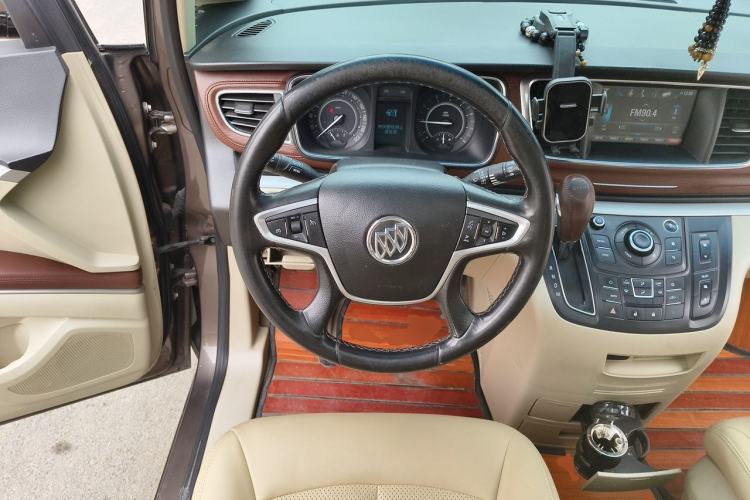 Used Buick GL8 2017 25S Luxury Version China V Standard Steering Wheel