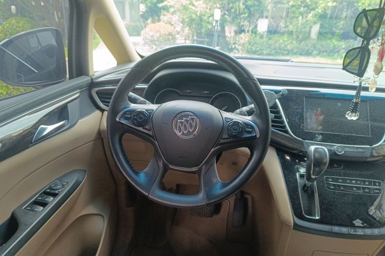 Used Buick GL8 2017 ES 28T Luxury Model China V Standard Steering Wheel