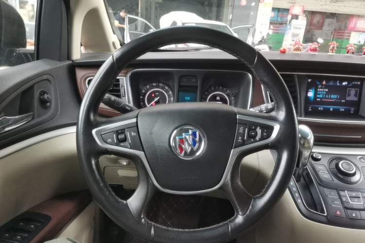 Used Buick GL8 2017 25S Luxury Version China V Standard Steering Wheel