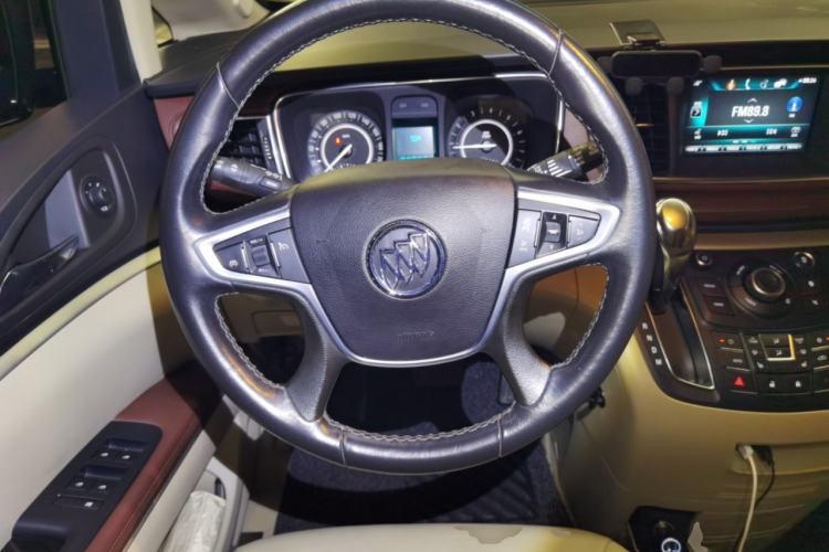 Used Buick GL8 2017 25S Prestige Version China V Standard Steering Wheel