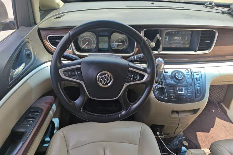 Used Buick GL8 2017 25S Luxury Version China V Standard Steering Wheel
