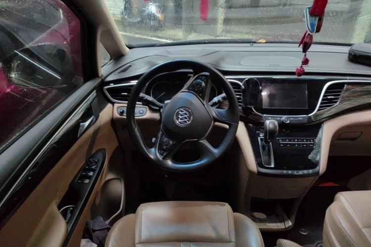 Used Buick GL8 2017 ES 28T Luxury Model China V Standard Steering Wheel