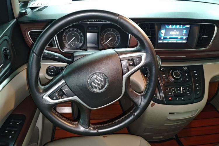 Used Buick GL8 2017 25S Comfort Version China V Standard Steering Wheel
