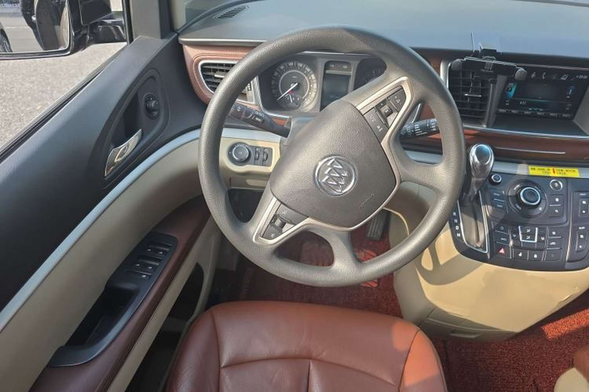 Used Buick GL8 2017 25S Comfort Version China V Standard Steering Wheel
