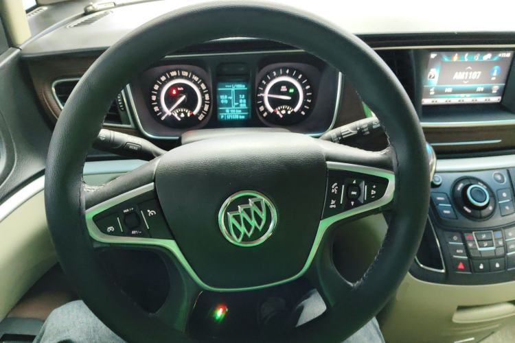 Used Buick GL8 2017 25S Luxury Version China V Standard Steering Wheel