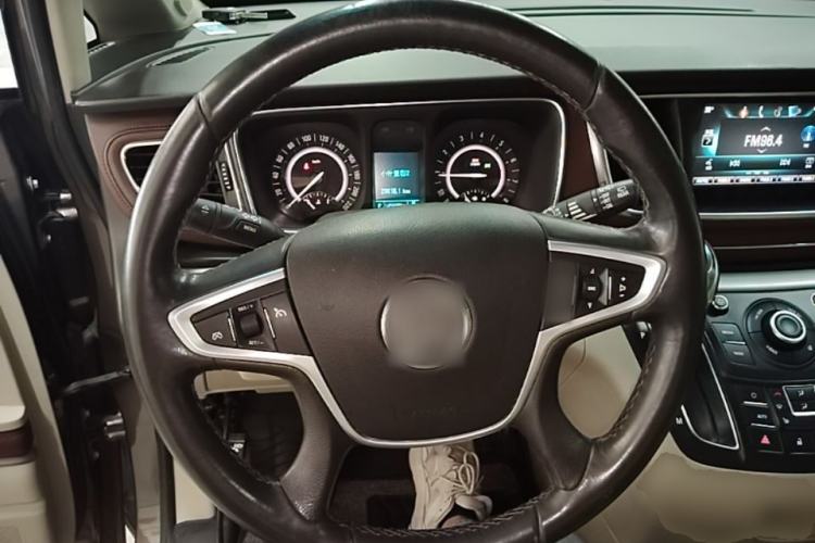 Used Buick GL8 2017 25S Prestige Version China V Standard Steering Wheel