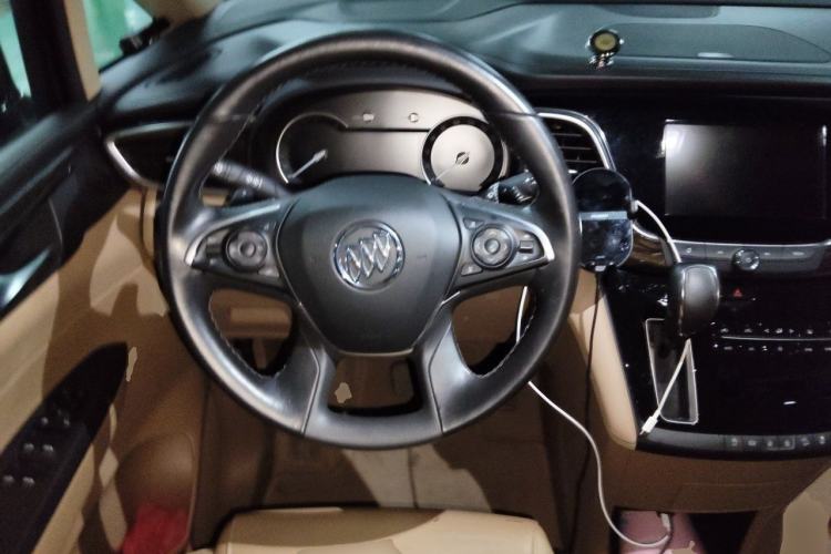 Used Buick GL8 2017 ES 28T Luxury Model China V Standard Steering Wheel