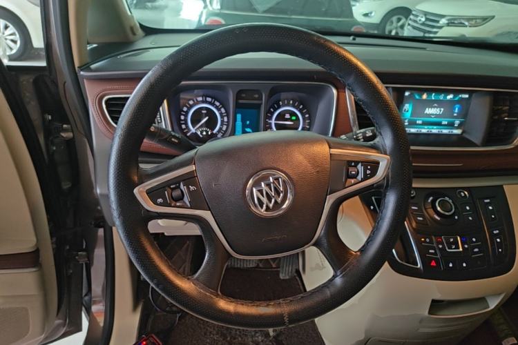Used Buick GL8 2017 25S Luxury Version China V Standard Steering Wheel