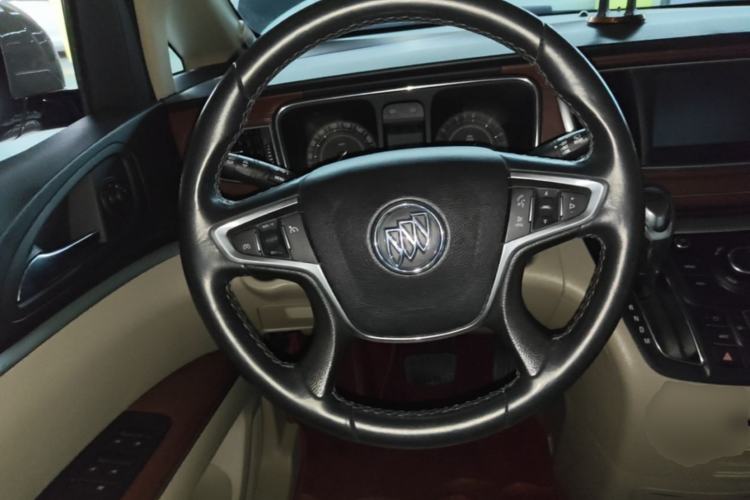 Used Buick GL8 2017 25S Luxury Version China V Standard Steering Wheel