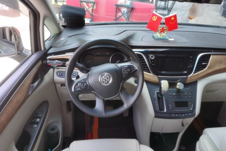 Used Buick GL8 2017 ES 28T Comfort Model China V Standard Steering Wheel