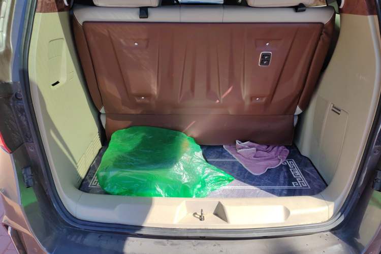 Used Buick GL8 2017 25S Comfort Version China V Standard Trunk