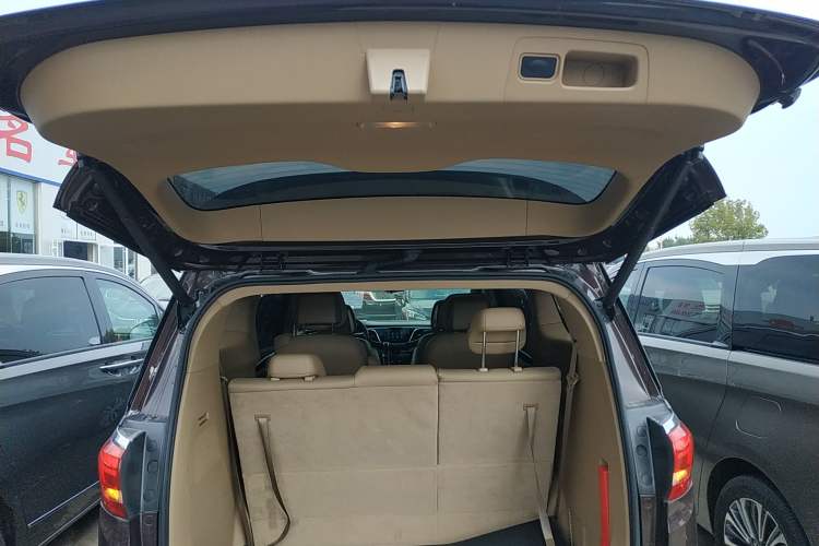Used Buick GL8 2017 ES 28T Luxury Model China V Standard Trunk
