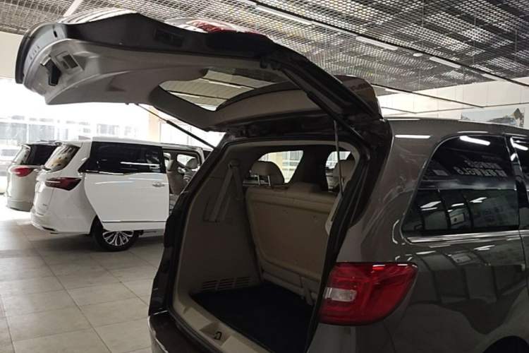 Used Buick GL8 2017 25S Prestige Version China V Standard Trunk