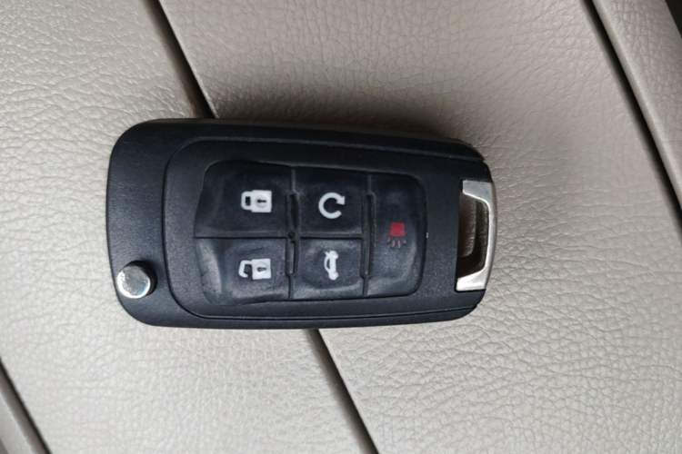Used Buick GL8 2017 25S Luxury Version China V Standard Vehicle Key
