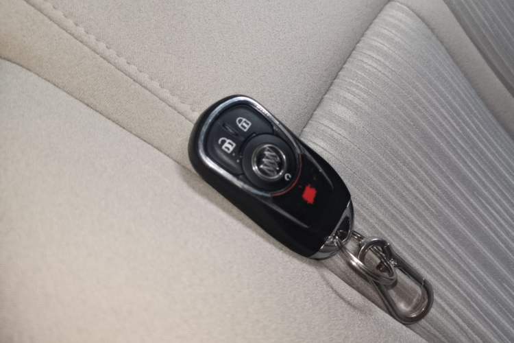 Used Buick GL8 2017 ES 28T Comfort Model China V Standard Vehicle Key