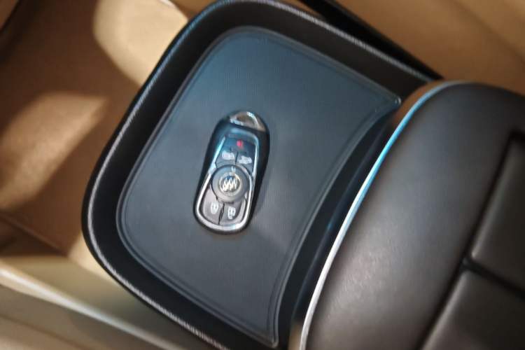 Used Buick GL8 2017 ES 28T Flagship Model China V Standard Vehicle Key