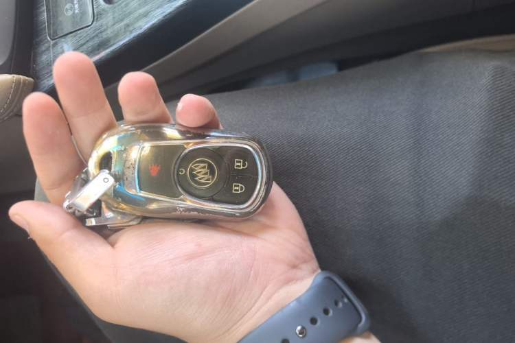Used Buick GL8 2017 ES 28T Premium Version China V Standard Vehicle Key