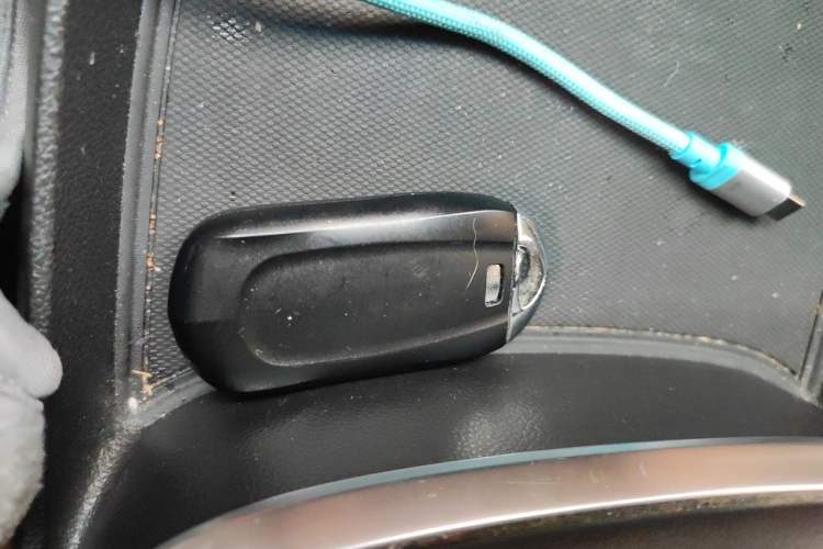 Used Buick GL8 2017 ES 28T Luxury Model China V Standard Vehicle Key