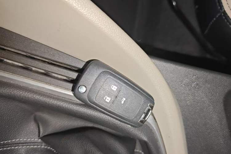 Used Buick GL8 2017 25S Luxury Version China V Standard Vehicle Key