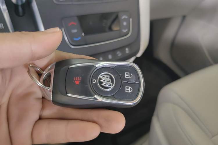 Used Buick GL8 2017 ES 28T Comfort Model China V Standard Vehicle Key