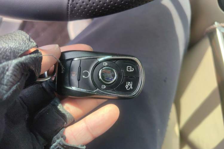 Used Buick GL8 2017 25S Prestige Version China V Standard Vehicle Key