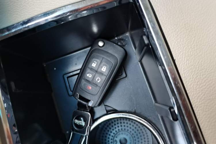 Used Buick GL8 2017 25S Luxury Version China V Standard Vehicle Key