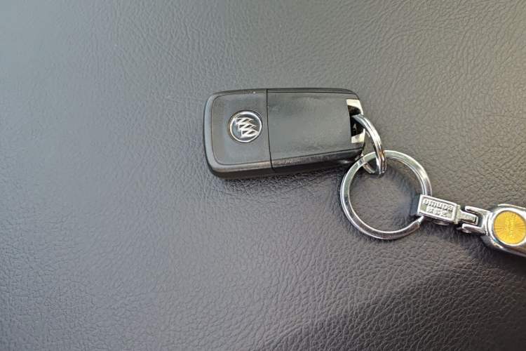 Used Buick GL8 2017 25S Luxury Version China V Standard Vehicle Key